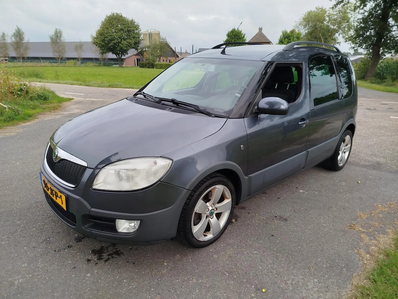 Skoda Roomster - 1.6-16V Scout only export - AutoWereld.nl