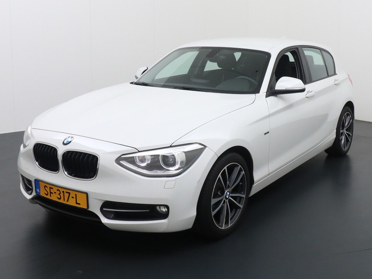 BMW 1-serie - 116i Business M Sport - AutoWereld.nl