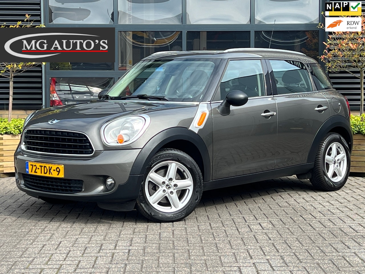 MINI Countryman - Mini 1.6 One | Volledig Onderhouden | NAP | Parkeer Sensoren | 6 Versnellingen | Airco | L - AutoWereld.nl