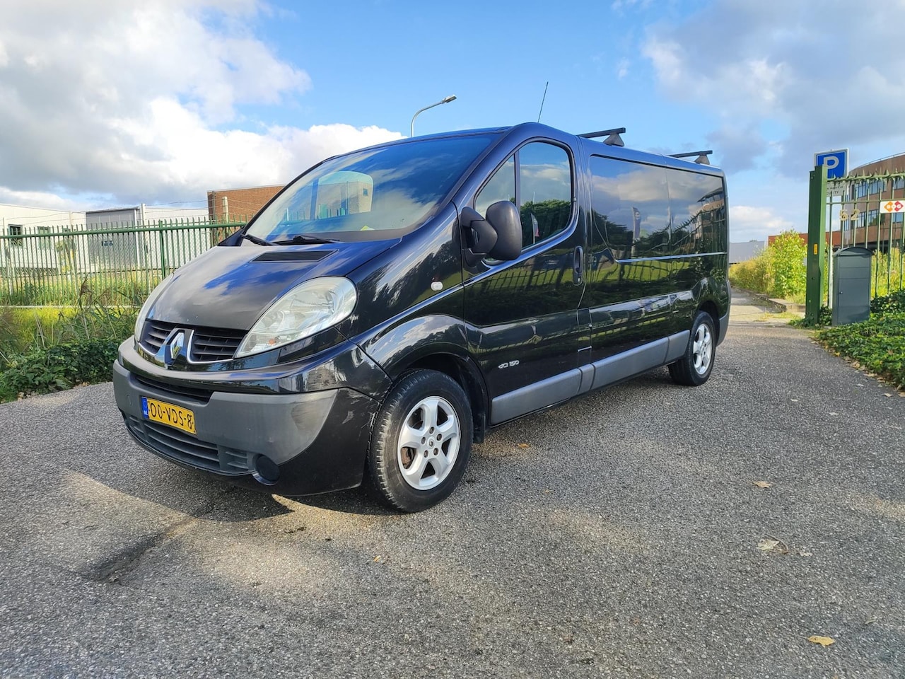 Renault Trafic - 2.5 dCi T29 L2H1 Automaat! Nav! Apk! Nap!!! - AutoWereld.nl