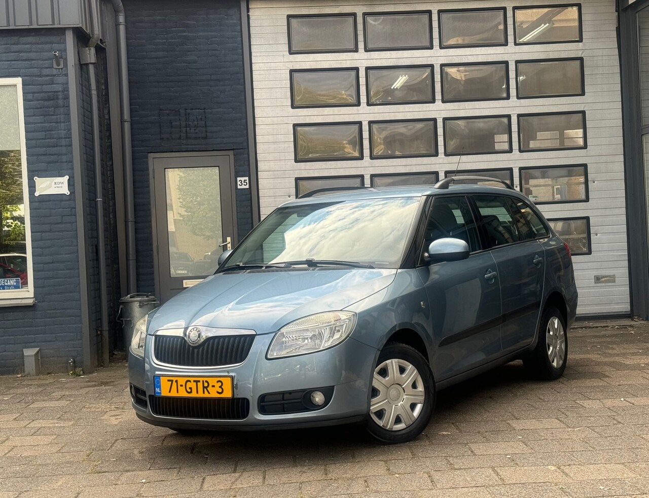 Skoda Fabia Combi - 1.4-16V Ambiente | Airco | Cruise | NW APK - AutoWereld.nl