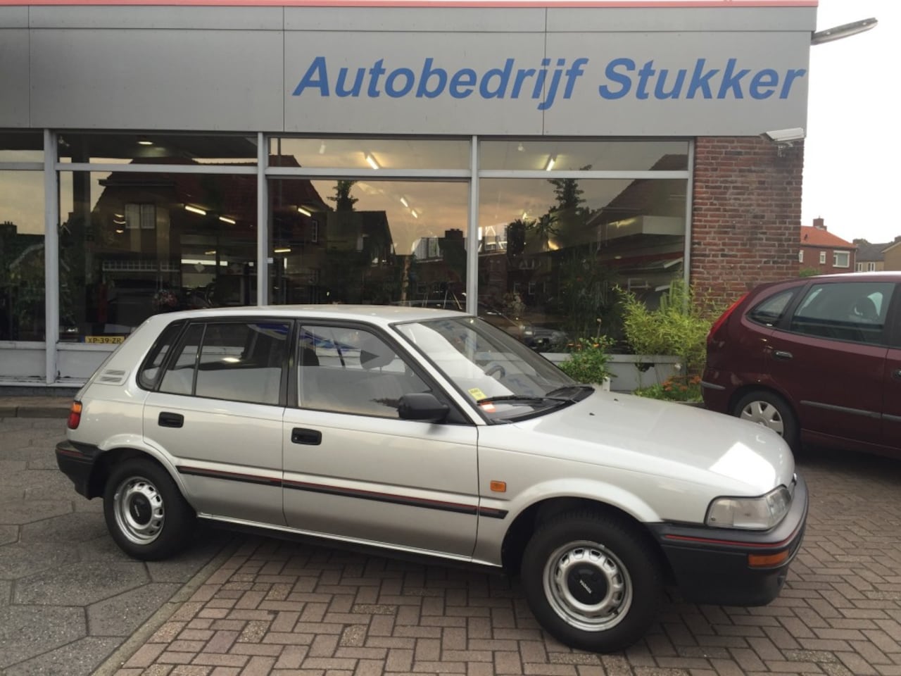 Toyota Corolla - 1.3 xLi 5 deurs 90.093 km  Uniek! - AutoWereld.nl