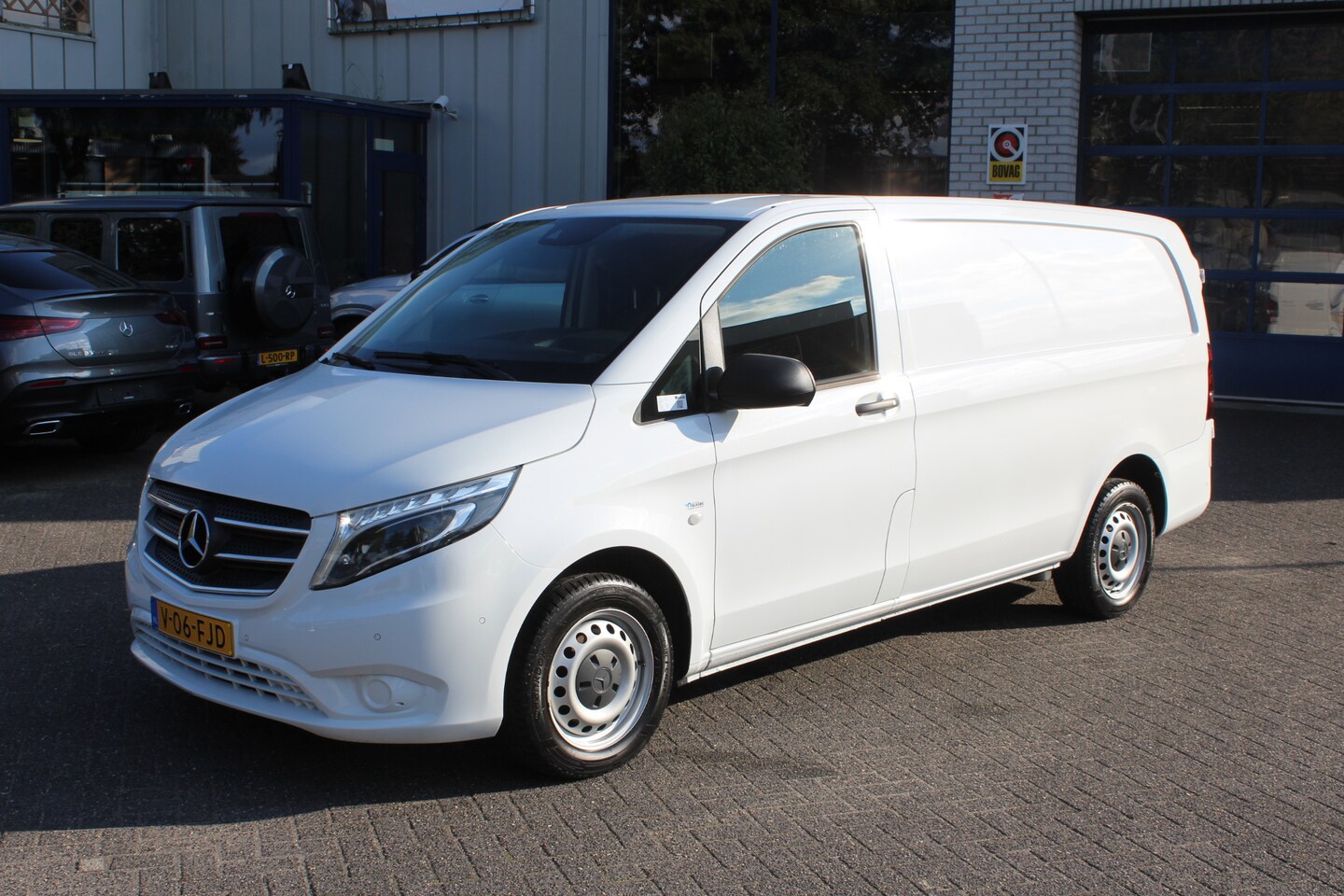 Mercedes-Benz Vito - 114 CDI Lang 2500kg trekhaak, Led koplampen, Bumpers in kleur, Etc. - AutoWereld.nl