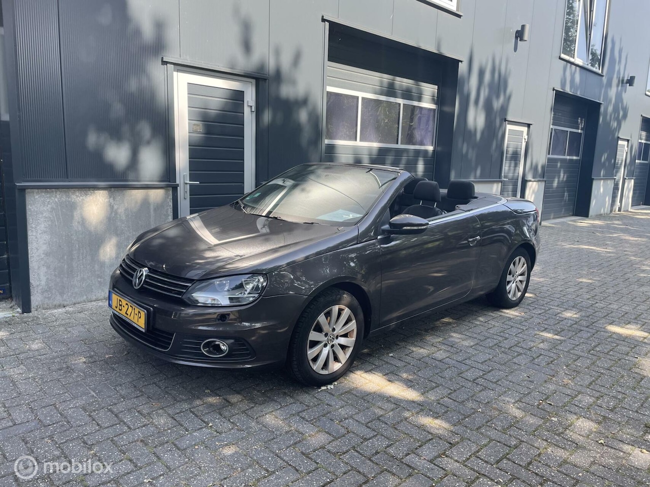 Volkswagen Eos - 2014 180km airco/apk/nap/cruise - AutoWereld.nl