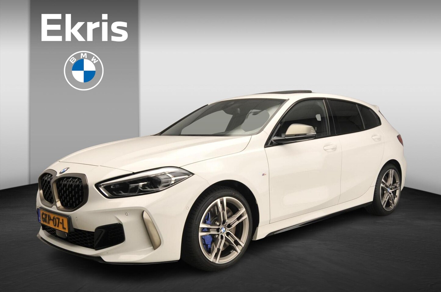 BMW 1-serie - 5-deurs M135i xDrive | M-Sportpakket | LED | HUD | Schuifdak | Elektr. zetels | Keyles go - AutoWereld.nl