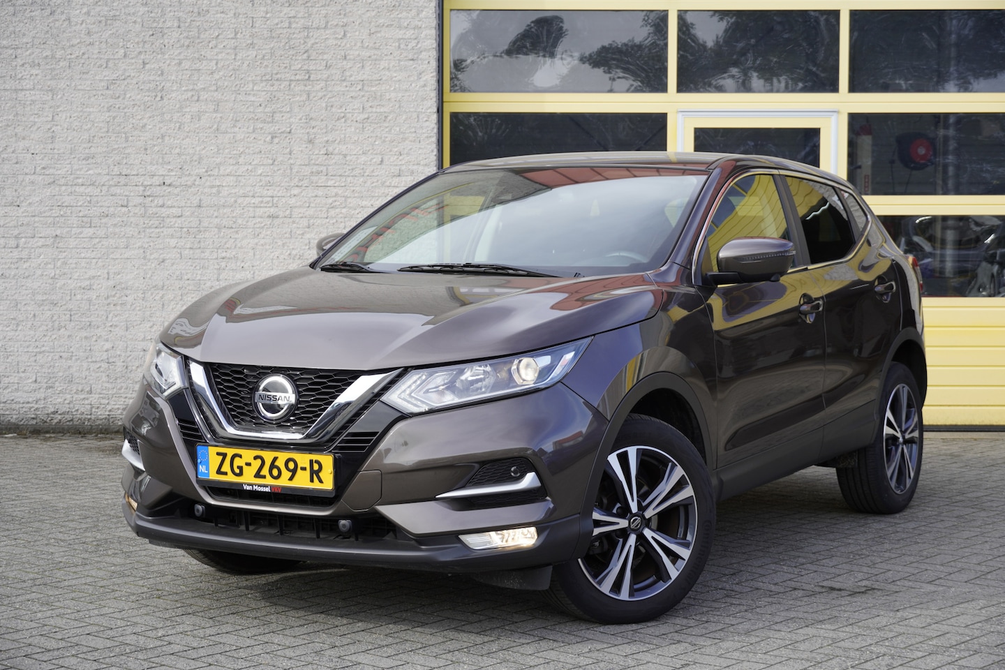 Nissan Qashqai - 1.3 DIG-T 141PK! N-Connecta BJ2019 Lmv 18" | Led | Pdc | Navi | Keyless entry | 360° Camer - AutoWereld.nl