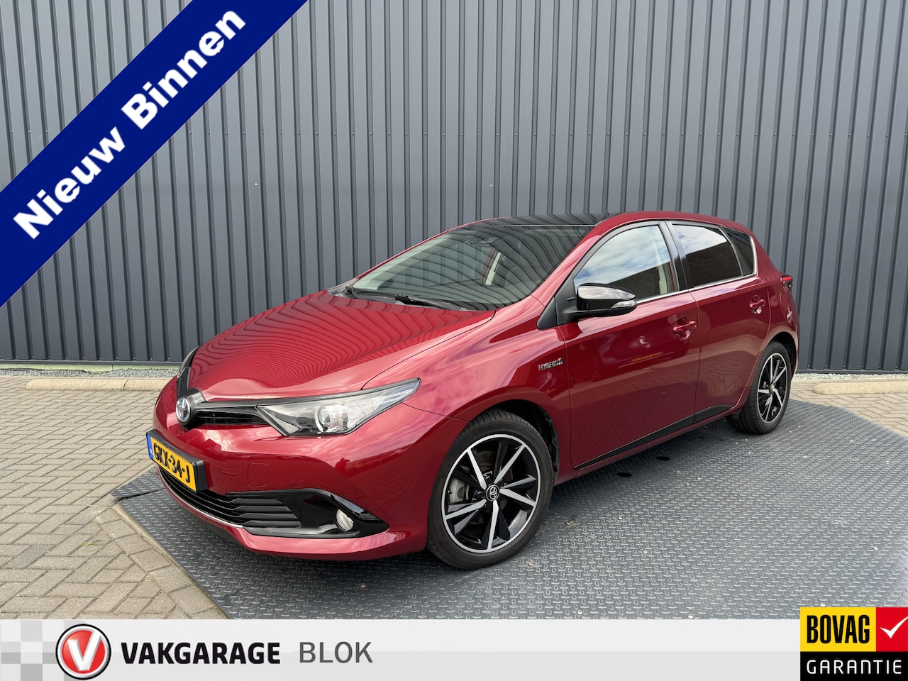 Toyota Auris - 1.8 Hybrid Dynamic Ultimate / Bi tone | Navi | Dealer onderhouden | Rijklaar!! - AutoWereld.nl