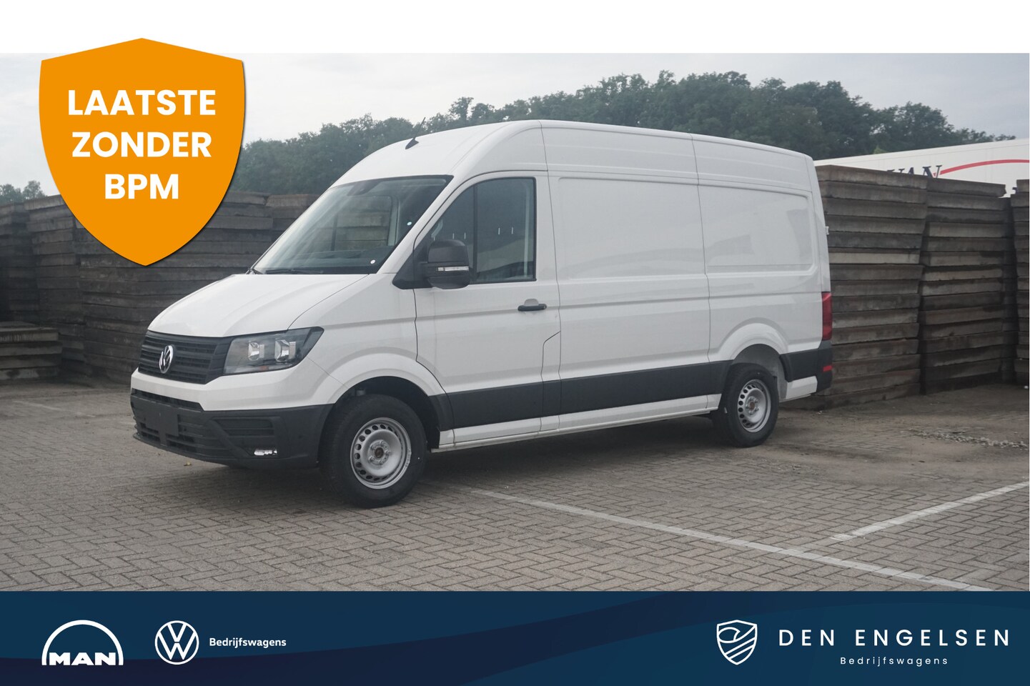 Volkswagen Crafter - 35 2.0 TDI 140PK L3H3 Highline Aut, Executive plus, Navi, Camera, DAB - AutoWereld.nl