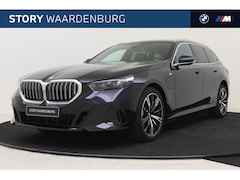 BMW 5-serie Touring - 530e High Executive M Sport Automaat / Panoramadak / Trekhaak / Adaptieve LED / Parking As