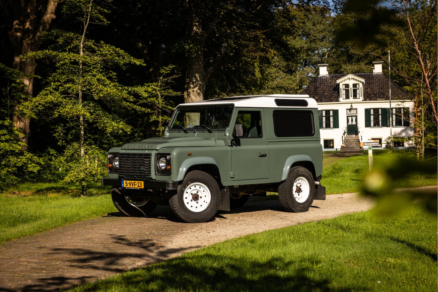 Land Rover Defender - 2.2Tdci Station Wagon Commercial 24.000km! - AutoWereld.nl