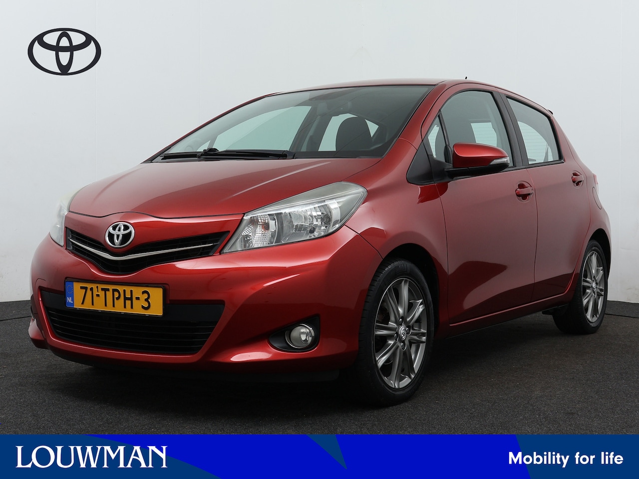 Toyota Yaris - 1.3 VVT-i Dynamic | Navigatie | Lichtmetalen velgen | - AutoWereld.nl