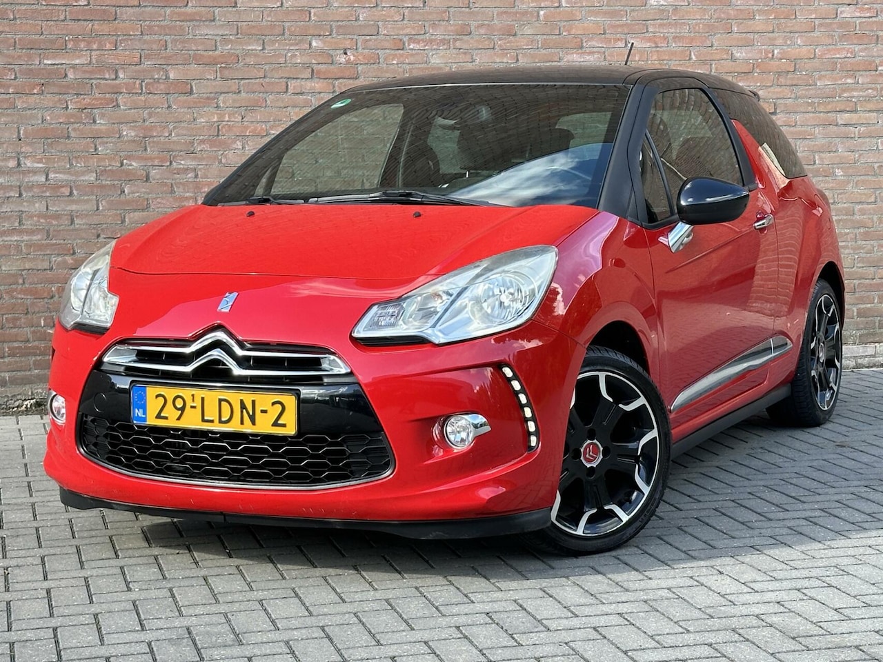 Citroën DS3 - 1.6 Sport Chic Alcantara - Led - Navi - Cruise - Xenon - AutoWereld.nl