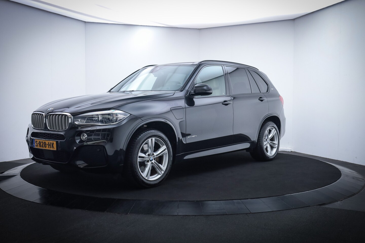 BMW X5 - 40e M-Sport High Executive FULL LED/MEMORY/ADAPTIVE CRUISE/STOELVERW+VENTILATIE/CAMERA/CAR - AutoWereld.nl