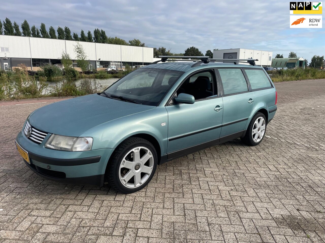 Volkswagen Passat Variant - 1.8-5V Comfortline!AIRCO!ELECKTRISH RAAM&SPIEGEL!PARKEERSENSOR VOOR&ACHTER!BANDEN GOED!VEL - AutoWereld.nl