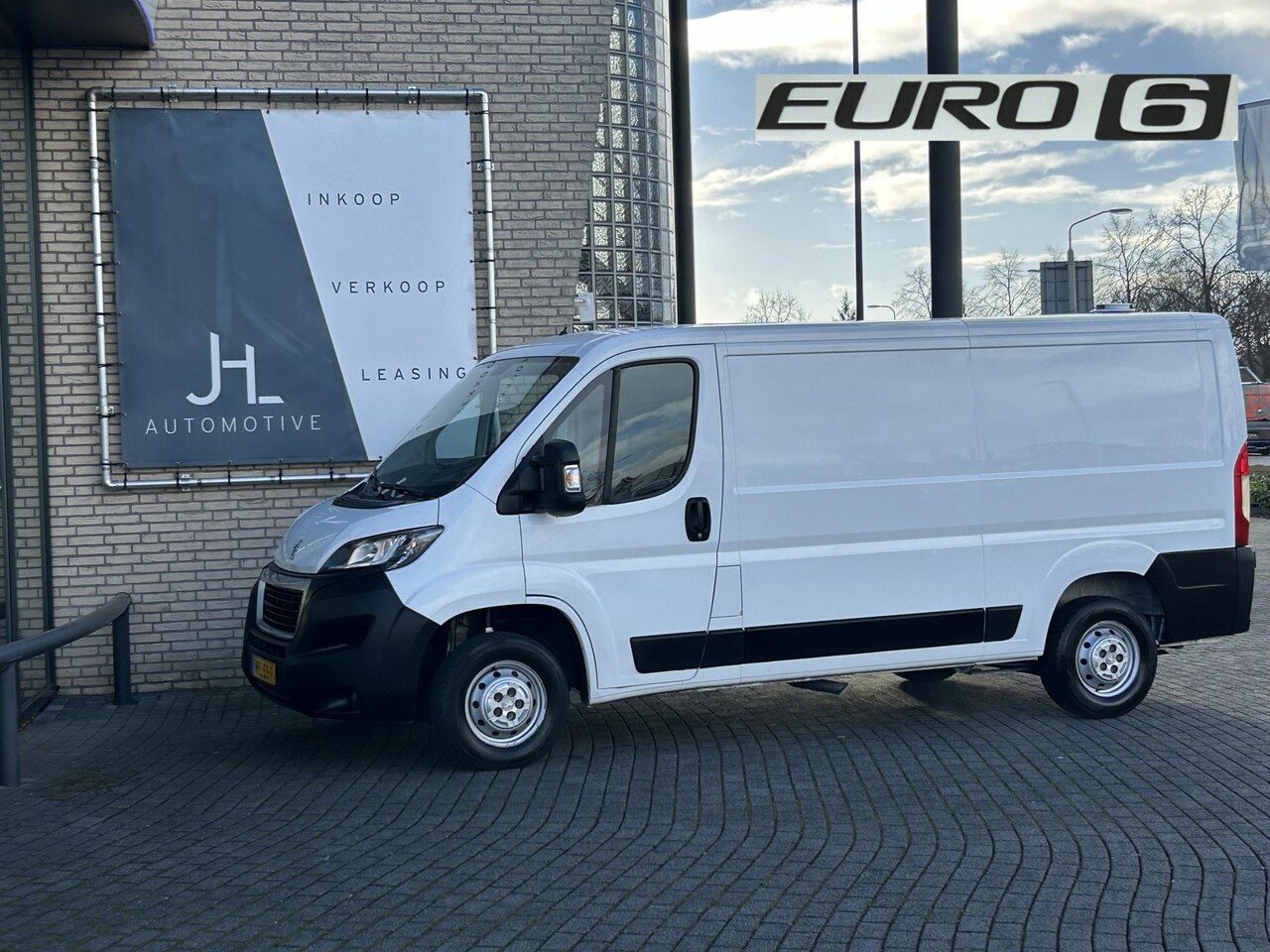 Peugeot Boxer - 330 2.2 HDi 120 L2H1*NAVI*A/C*CRUISE*3-PERS*TEL* - AutoWereld.nl