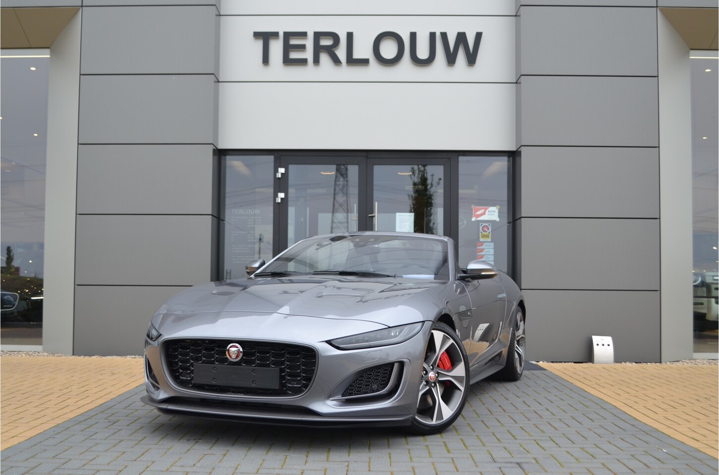 Jaguar F-type - P450 RWD First Edition P450 RWD First Edition - AutoWereld.nl