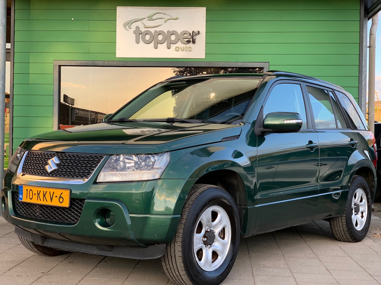 Suzuki Grand Vitara - 2.0-16V Comfort 4x4 / Airco / Trekhaak / - AutoWereld.nl