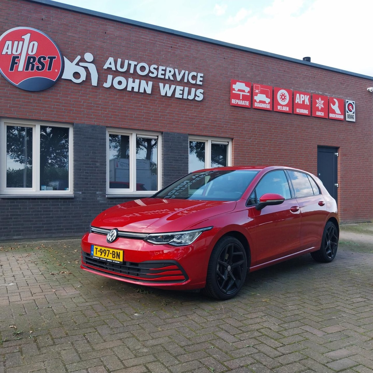 Volkswagen Golf - 1.5 eTSI R-Line 1.5 eTSI R-Line, clima, cruise control - AutoWereld.nl