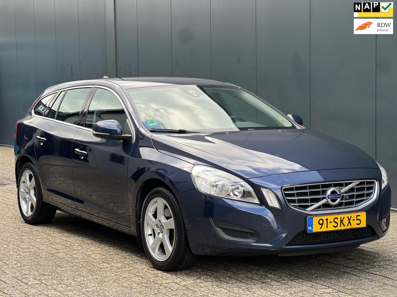 Volvo V60 - 1.6 T4 AUT|Navi|100% dealer onderhoud|Topstaat!! - AutoWereld.nl