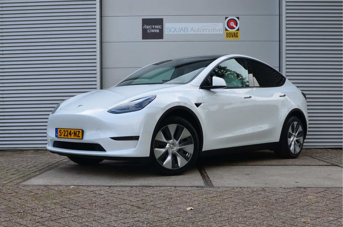 Tesla Model Y - Long Range AWD 75 kWh AutoPilot, Rijklaar prijs - AutoWereld.nl