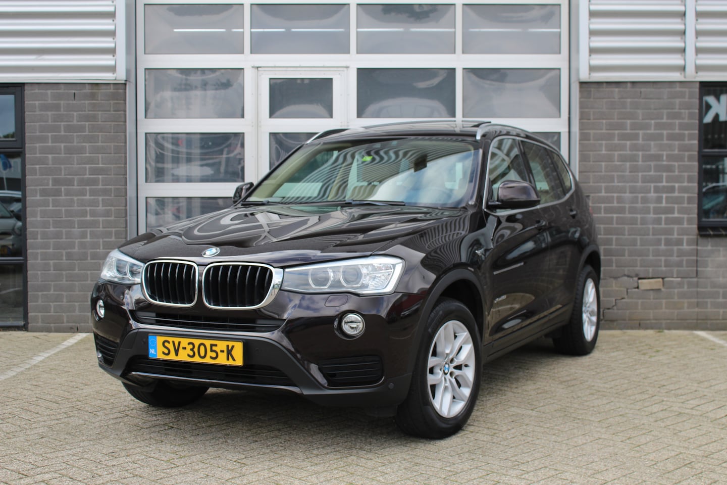 BMW X3 - xDrive20i High Executive / Panoramadak / Leer / Trekhaak - AutoWereld.nl