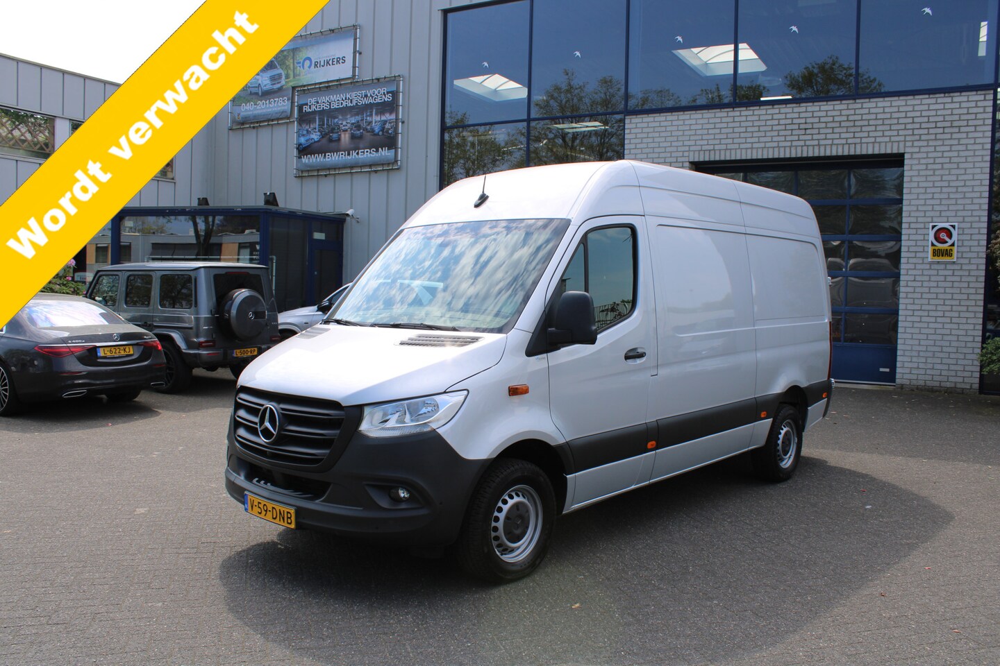 Mercedes-Benz Sprinter - 317 CDI L2H2 RWD MBUX met navigatie 360 graden camera en parkeersensoren, Geveerde stoel, - AutoWereld.nl