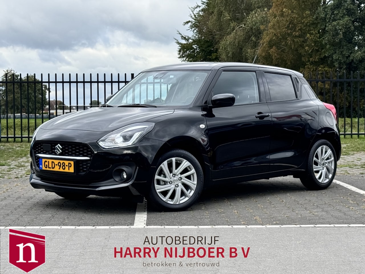 Suzuki Swift - 1.2 Select Smart Hybrid Camera / Lm velgen / Carplay - AutoWereld.nl