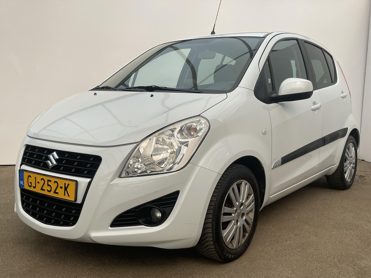 Suzuki Splash - 1.0 65pk E A S SS 5D Exclusive - AutoWereld.nl