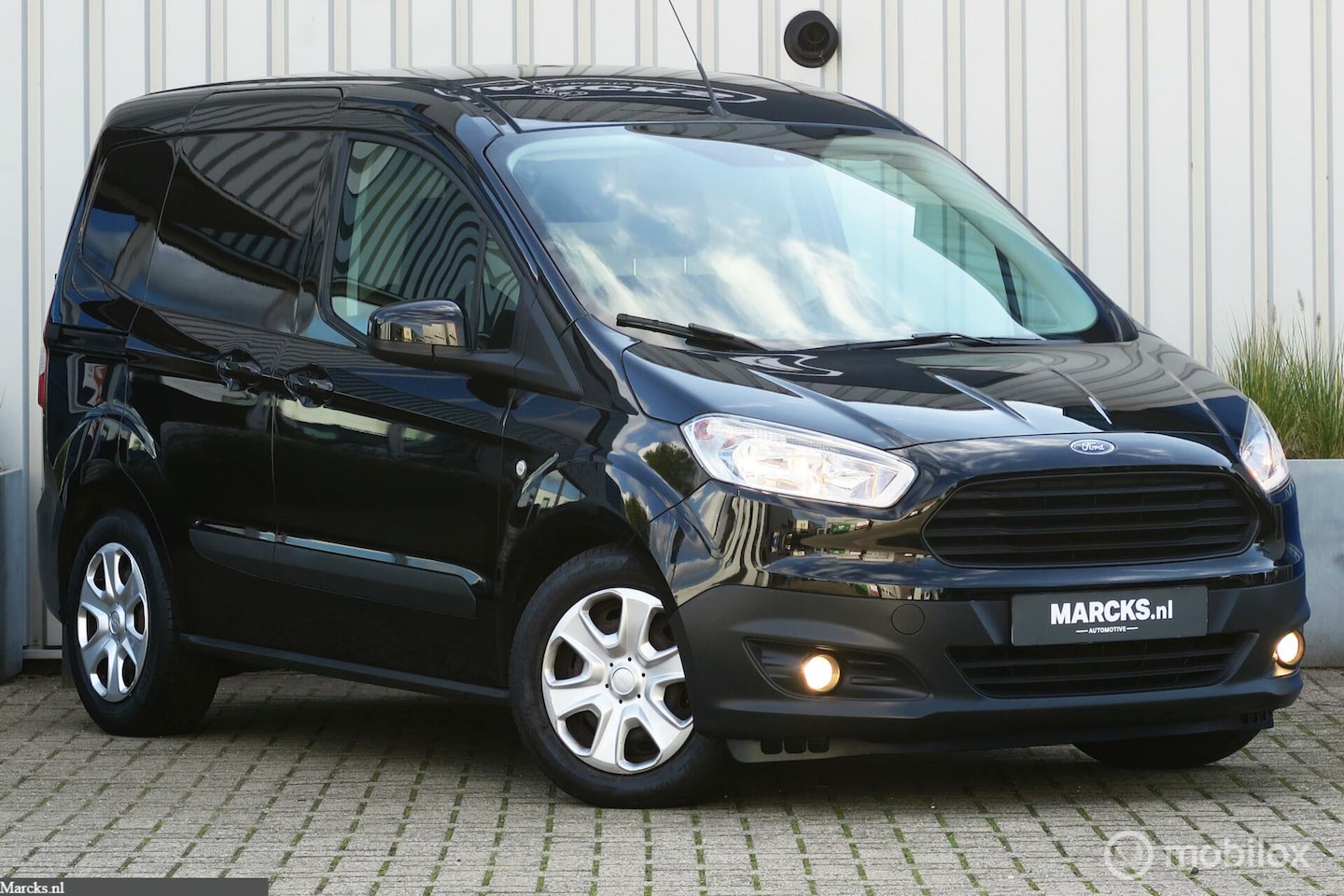 Ford Transit Courier - 1.5 TDCI Trend 1e EIG 86.000km!!! - AutoWereld.nl