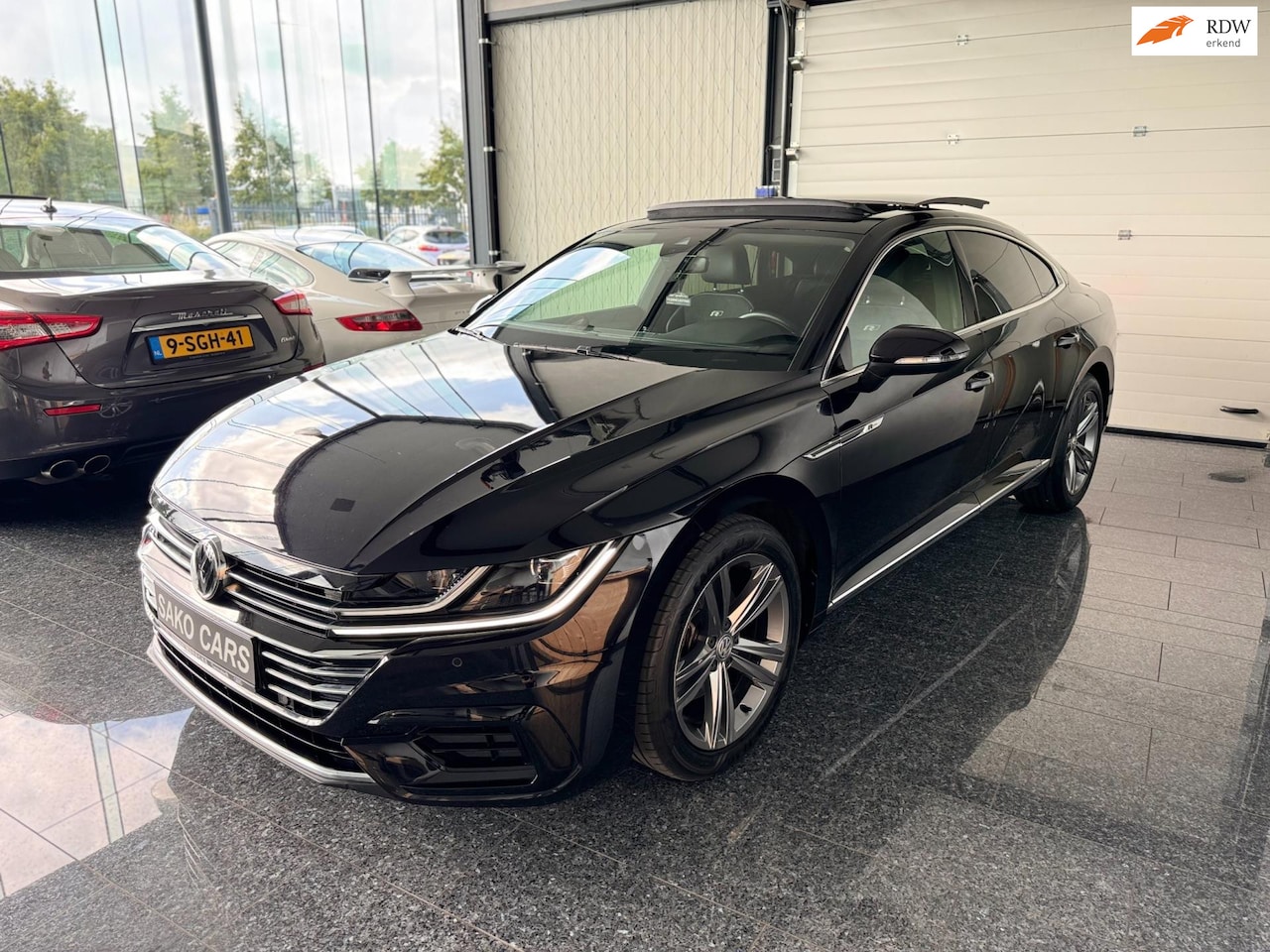 Volkswagen Arteon - 2.0 TSI Business R-Line Pano Virtueel 190PK 2018 - AutoWereld.nl