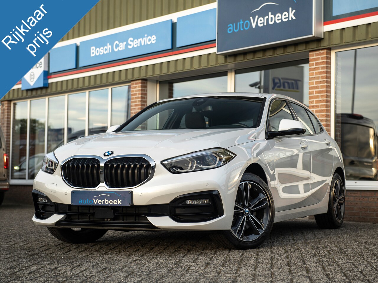 BMW 1-serie - 118iA Business Edition Executive Sport Line | Live Cockpit Prof. | Sportstoelen | Adaptive - AutoWereld.nl