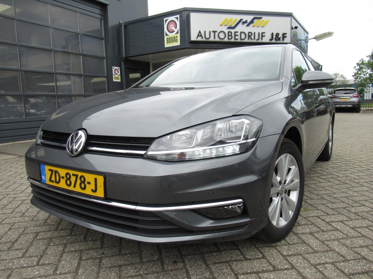 Volkswagen Golf - 1.0 TSI Comfortline / NAV / PDC 2x / Carplay / ACC - AutoWereld.nl