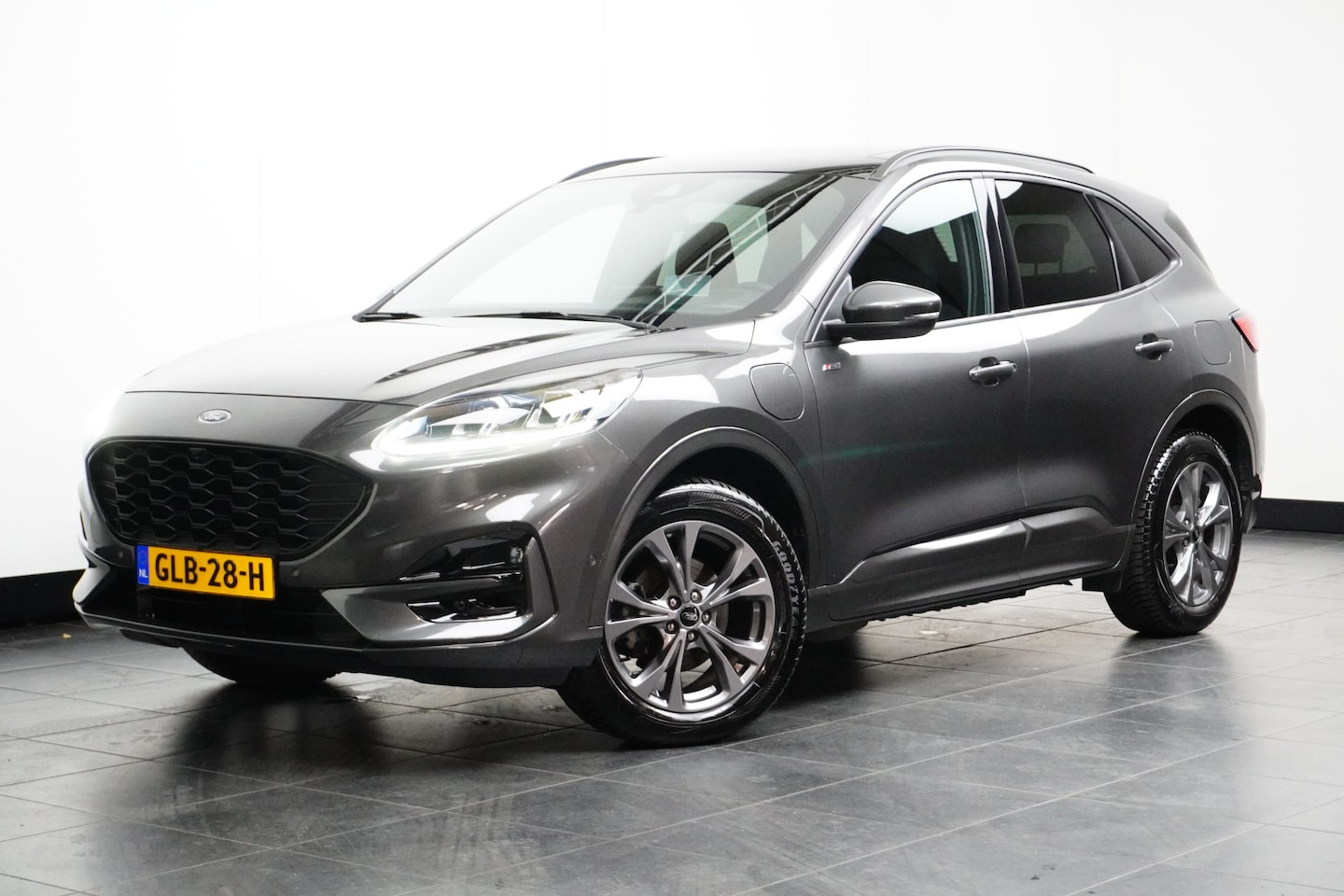 Ford Kuga - 2.5PHEV ST-LINE | VOL! | PANO DAK | ADAPTIVE CRUISE | ELEKTR KLEP | HEAD UP | STANDVERWARM - AutoWereld.nl