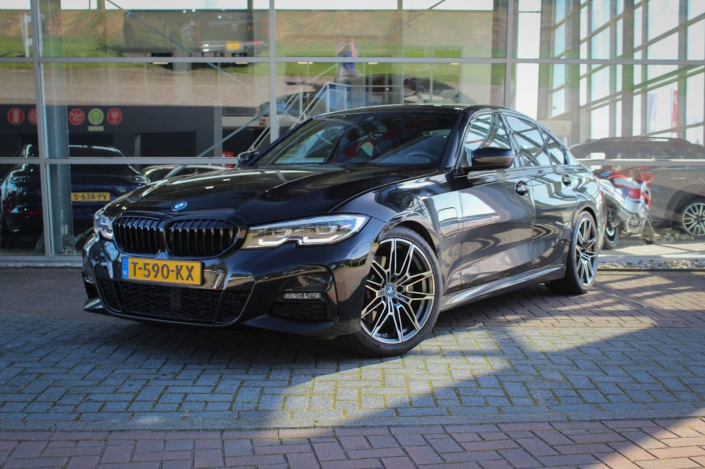 BMW 3-serie - 330e M Sport 330e M-Sport - AutoWereld.nl