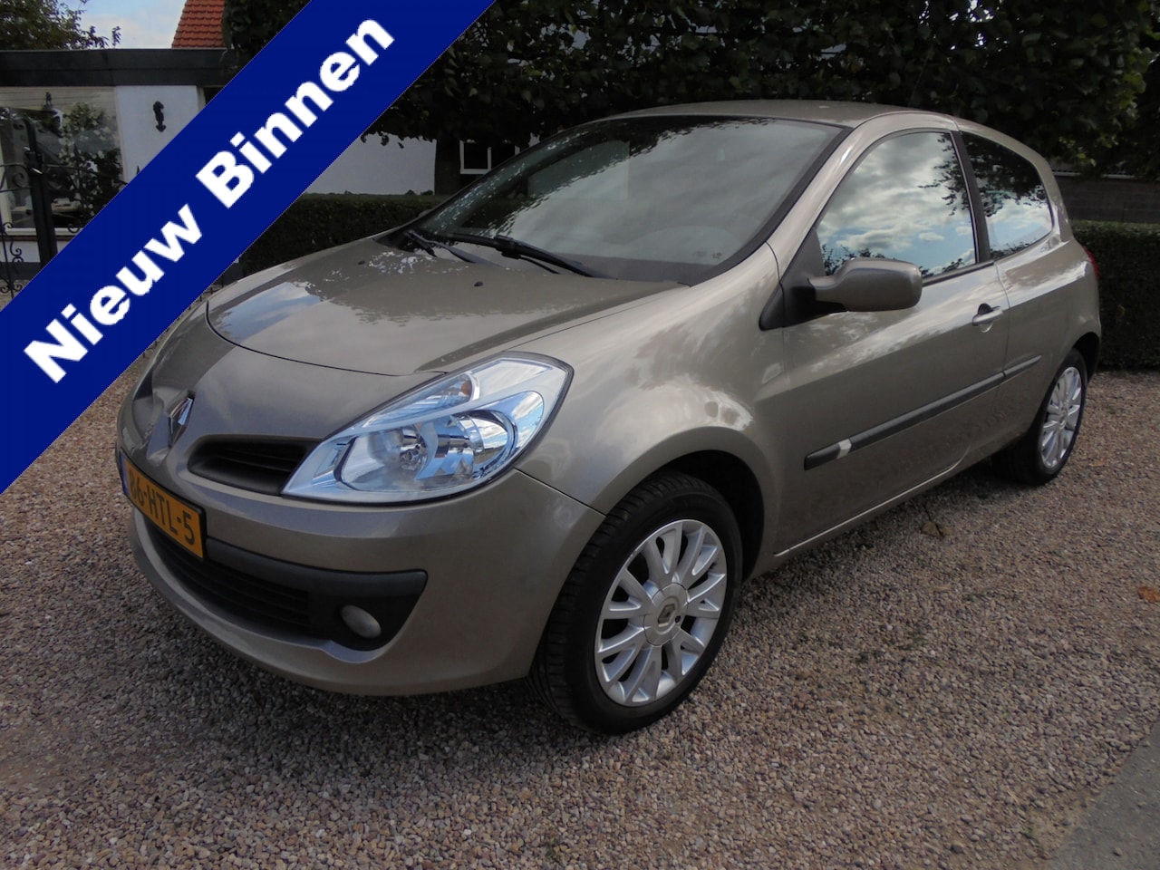 Renault Clio - 1.2-16V Collection **AIRCO**DISTRIBUTIE NIEUW**2e EIGENAAR** - AutoWereld.nl