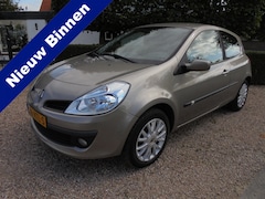 Renault Clio - 1.2-16V Collection *AIRCO*DISTRIBUTIE NIEUW*2e EIGENAAR