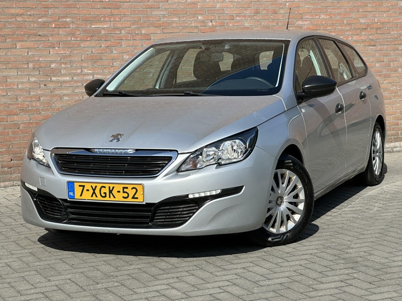 Peugeot 308 SW - 1.2 e-THP Access Airco - Cruise - Led - Elek Pakket - AutoWereld.nl