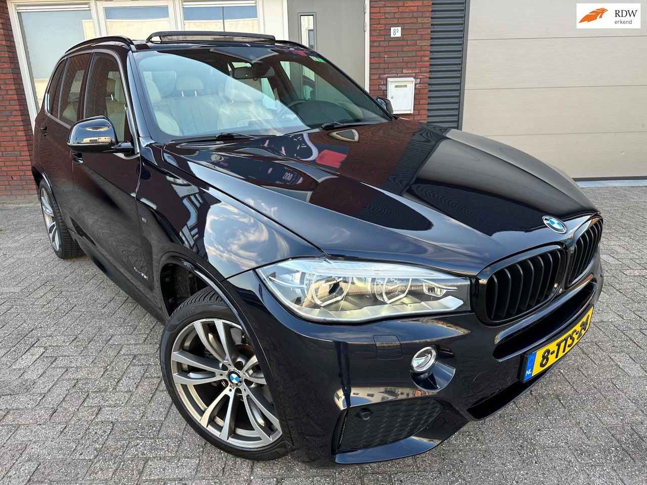 BMW X5 - XDrive35i High Executive / Leder / Pano / Navi / Camera / Memory - AutoWereld.nl