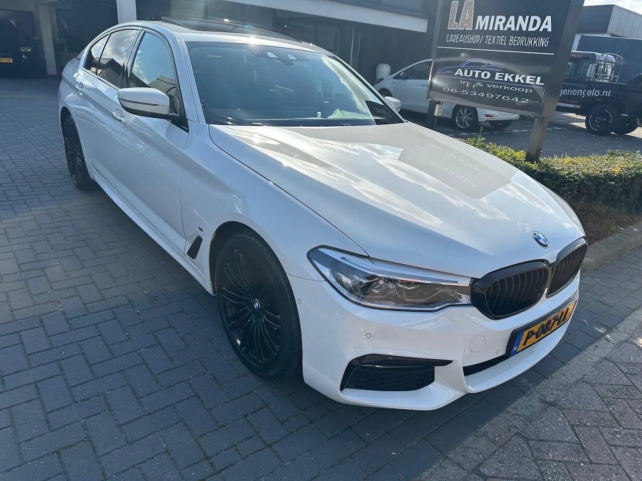 BMW 5-serie - 530e iPerformance High Executive M Pakket - AutoWereld.nl