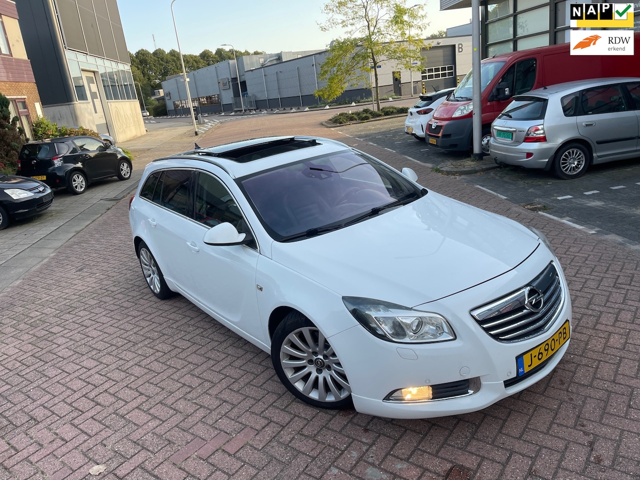 Opel Insignia Sports Tourer - 2.8 T Sport 4x4 PANORAMA AUTOMAAT LEER Volledig onderhouden - AutoWereld.nl