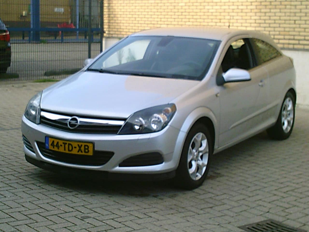 Opel Astra GTC - 1.8 Cosmo Apk 3-8-2025 Airco LMV Cruise - AutoWereld.nl