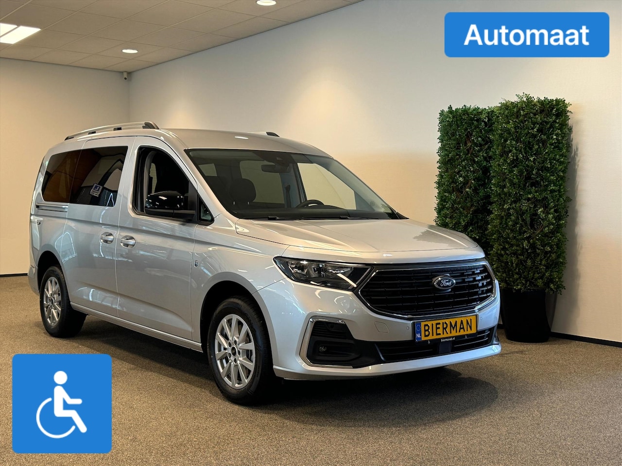 Ford Tourneo Connect - L2 Rolstoelauto 4+1 Automaat - AutoWereld.nl