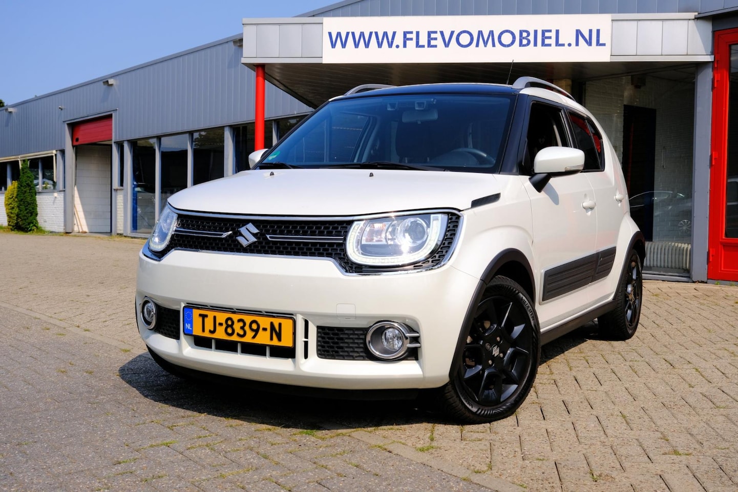 Suzuki Ignis - 1.2 Stijl Aut. Navi|1e Eig|Clima|LMV|Cam - AutoWereld.nl