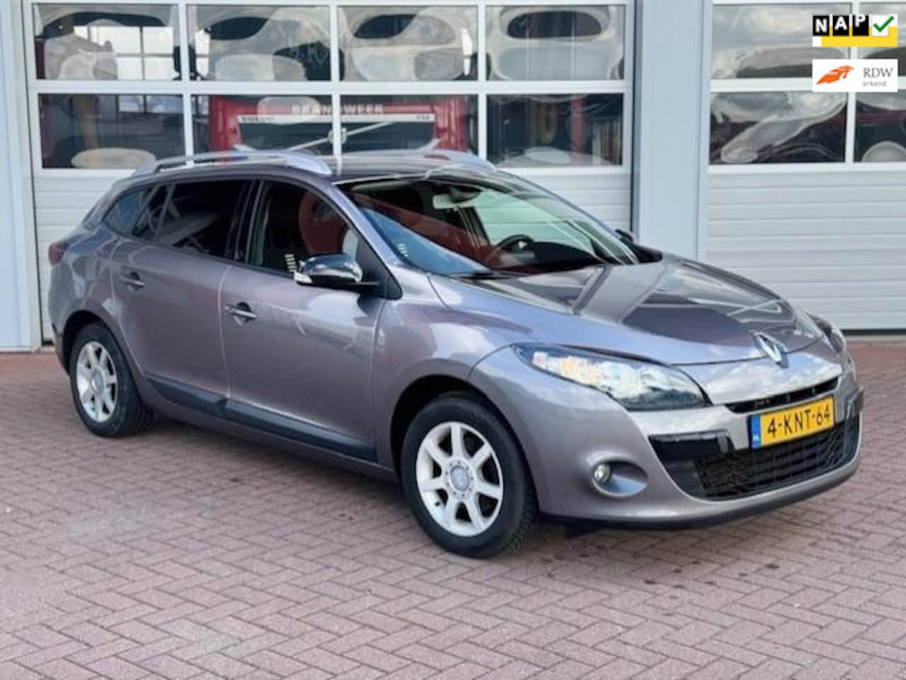 Renault Mégane Estate - 1.5 dCi Parisienne / Navi / Trekhaak - AutoWereld.nl