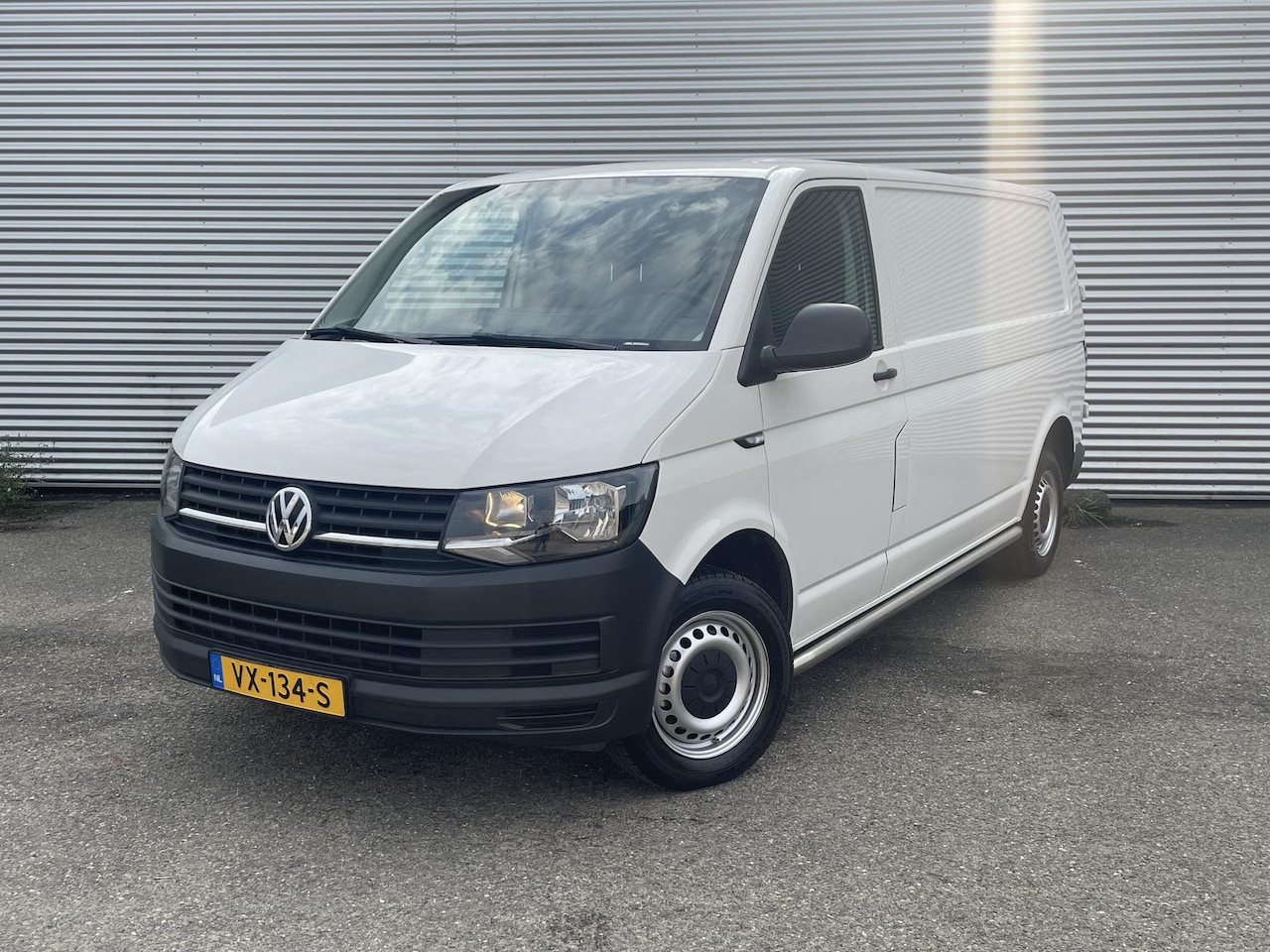 Volkswagen Transporter - 2.0 TDI L2H2 Trendline 2.0 TDI L2H2 Trendline - AutoWereld.nl