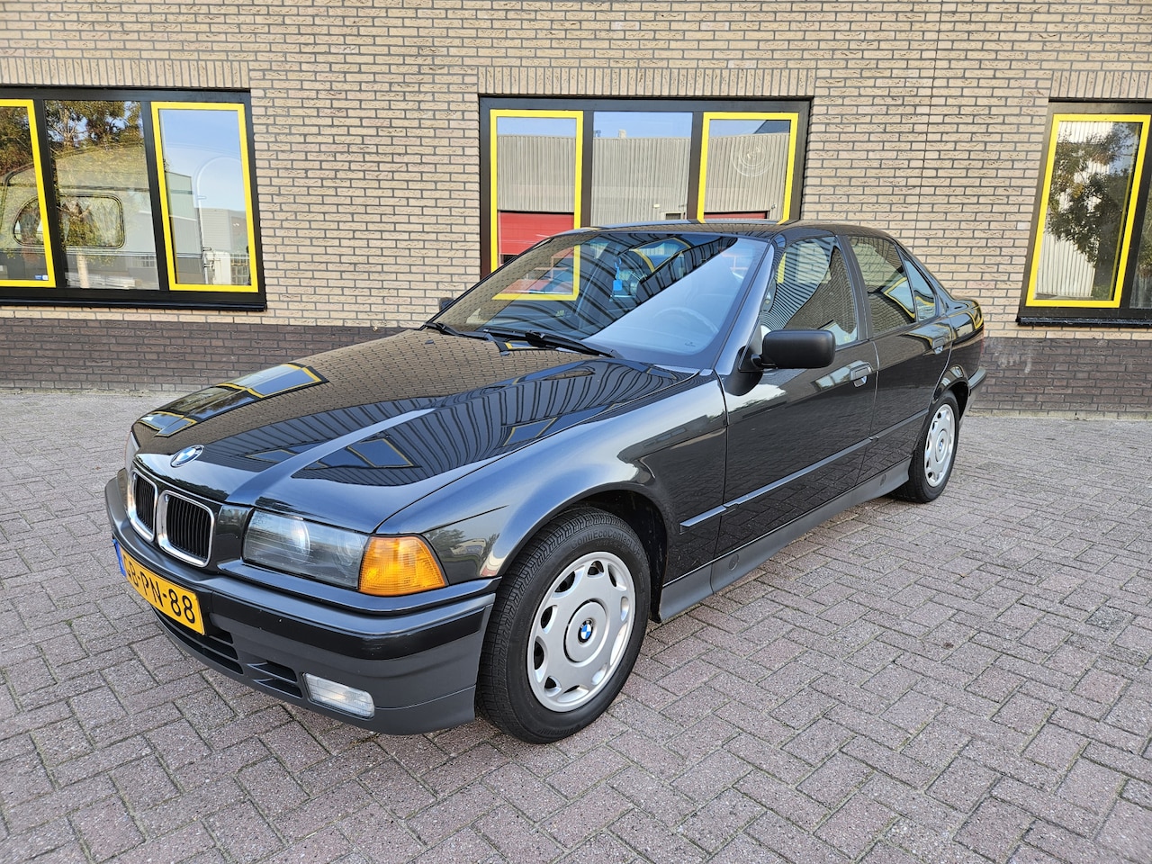 BMW 3-serie - 316iN Comfort Automaat - AutoWereld.nl