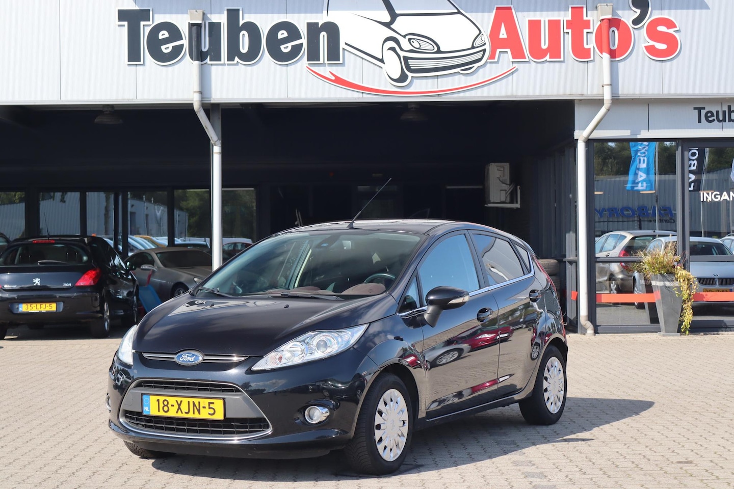 Ford Fiesta - 1.6 TDCi ECOnetic Titanium Climate control, Cruise control, Trekhaak, Parkeersensoren - AutoWereld.nl