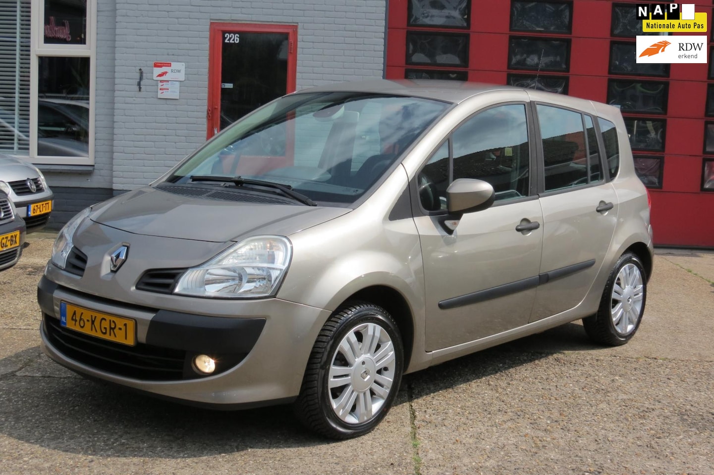 Renault Grand Modus - 1.2-16V Expression AUTOMAAT & 42.000 Km - AutoWereld.nl