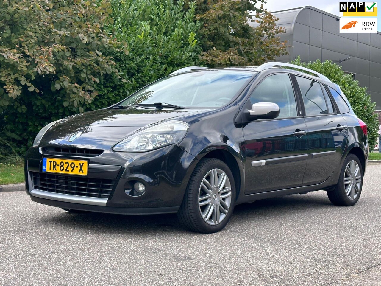 Renault Clio Estate - 1.2 TCE Authentique Navigatie*Elektrische schuifdak*Pano*Clima*LM velgen*10-08-2025 APK*De - AutoWereld.nl