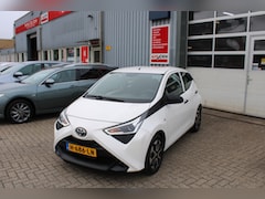 Toyota Aygo - 1.0 VVT-i x-fun airco/cruise/zeer lage km stand